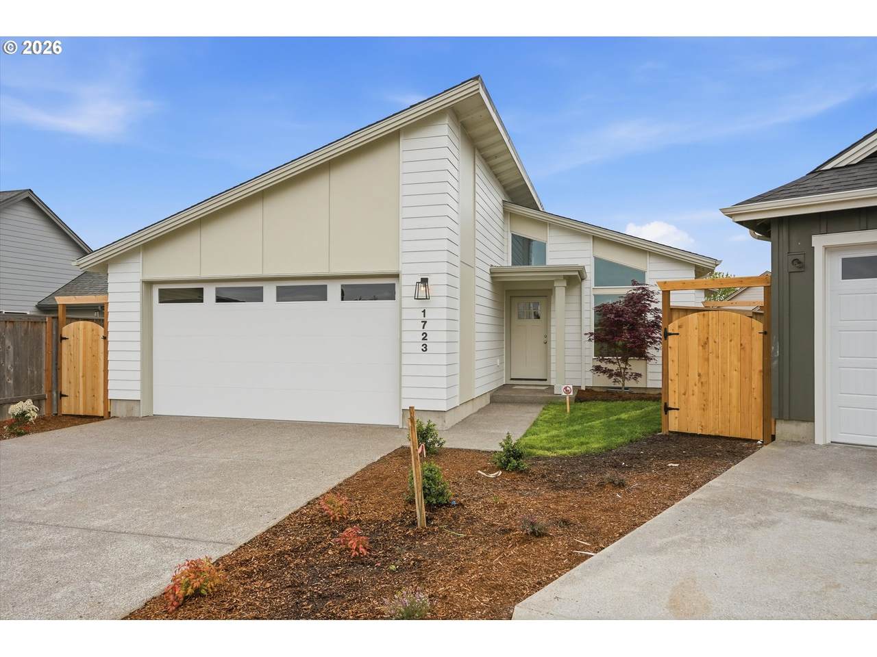 1723 Hankel St - Photo 1