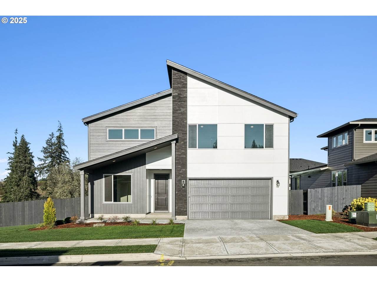 1393 Kalani Loop - Photo 1