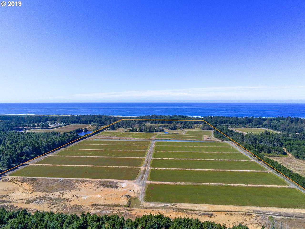  Beach Loop Dr - Photo 1