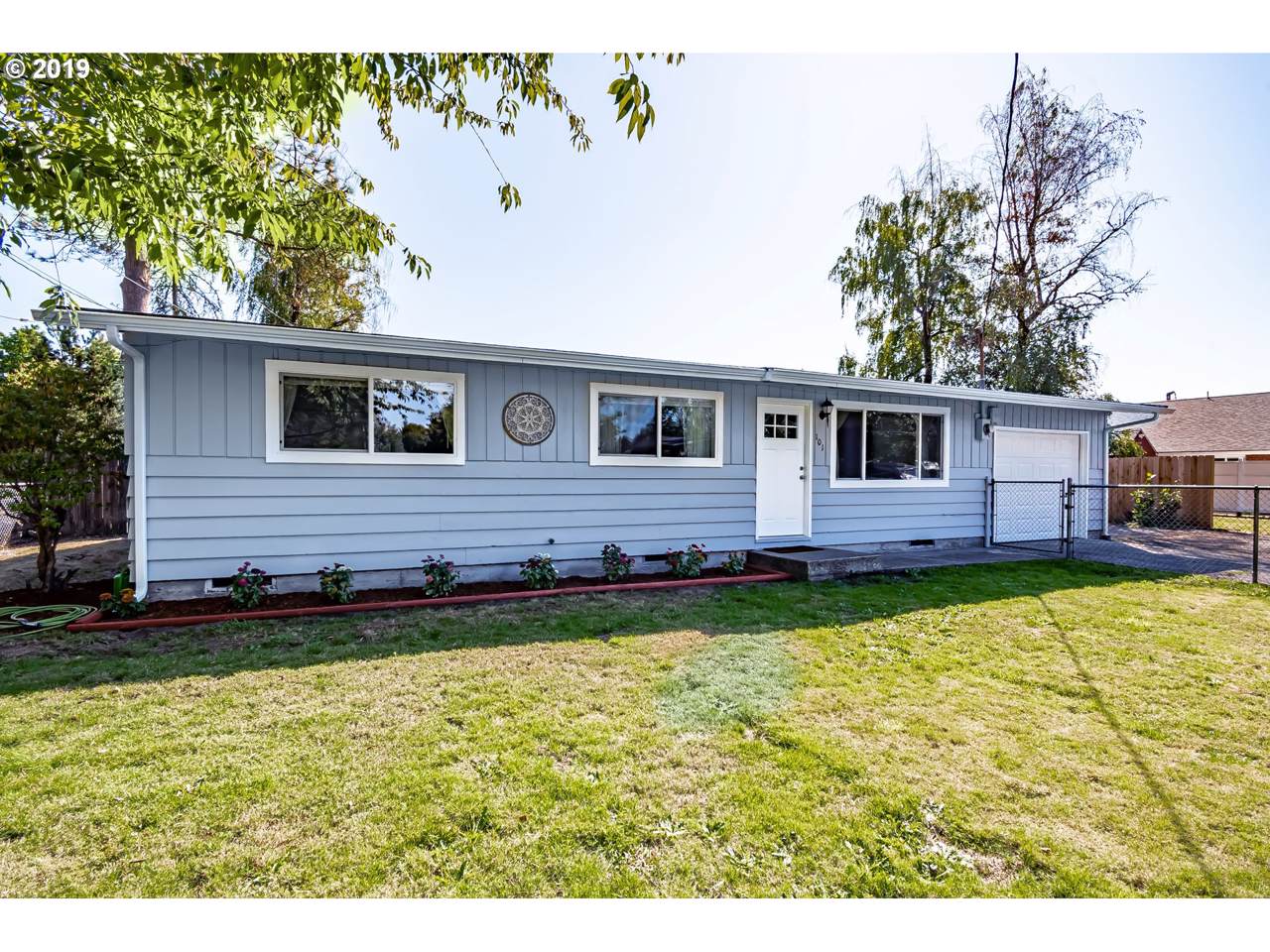 101 5TH St - Photo 1