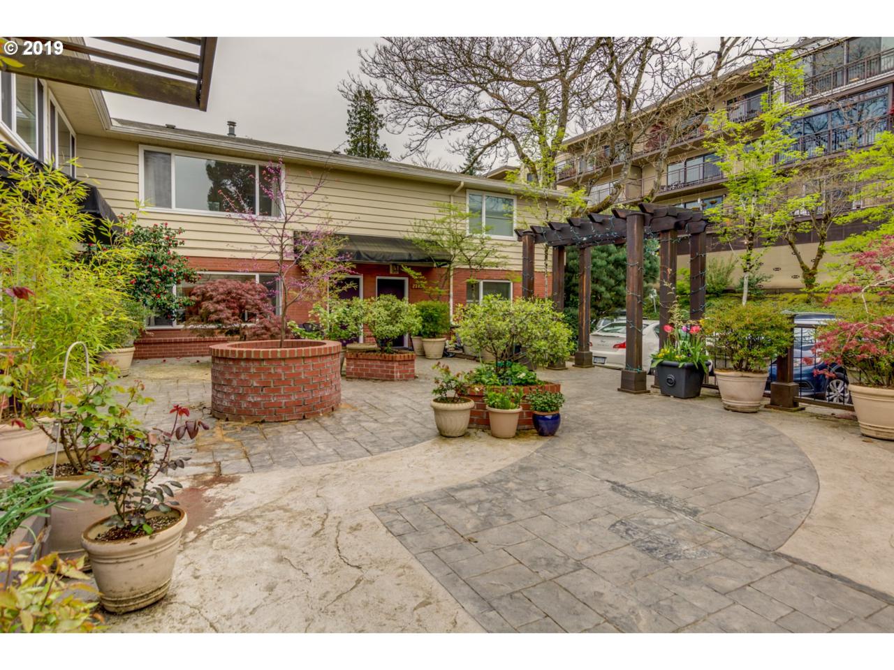 2355 Cedar St - Photo 1