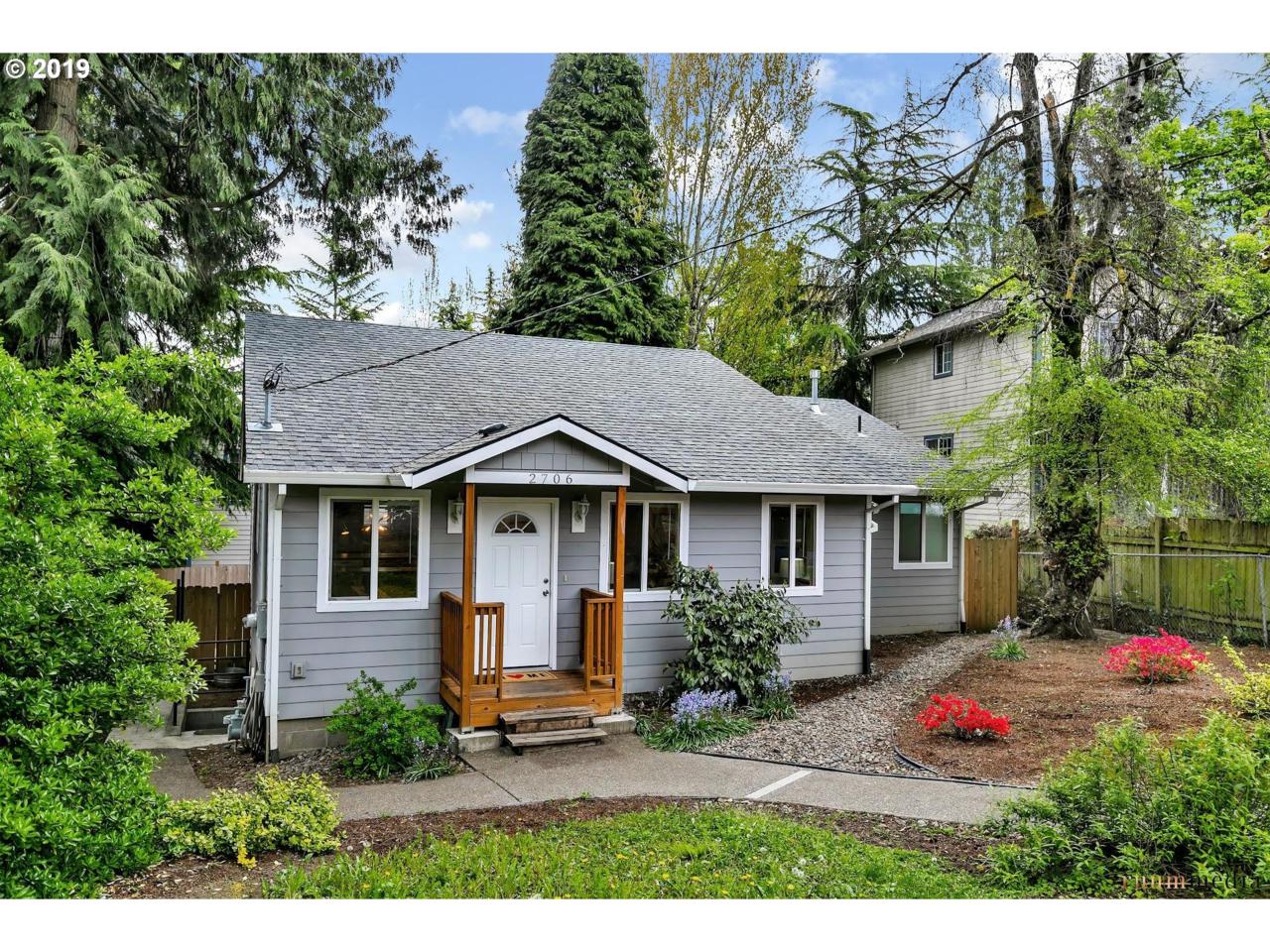 2706 Lakewood Dr - Photo 1