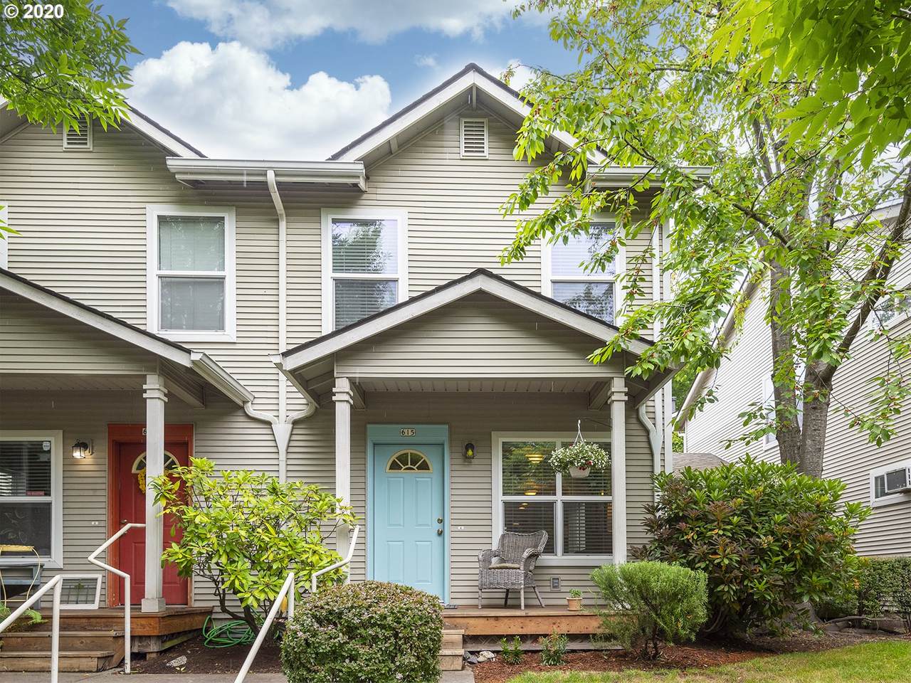 615 Fargo St - Photo 1