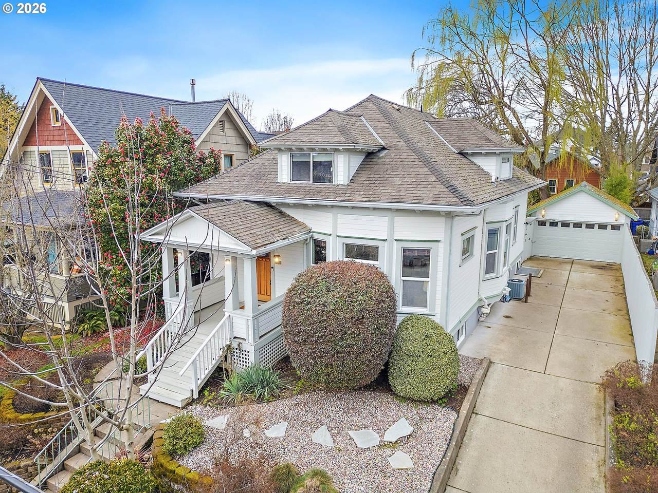 533 Fargo St - Photo 1