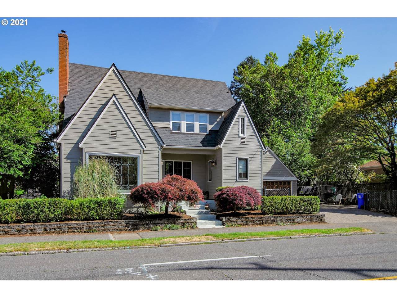 5545 Halsey St - Photo 1
