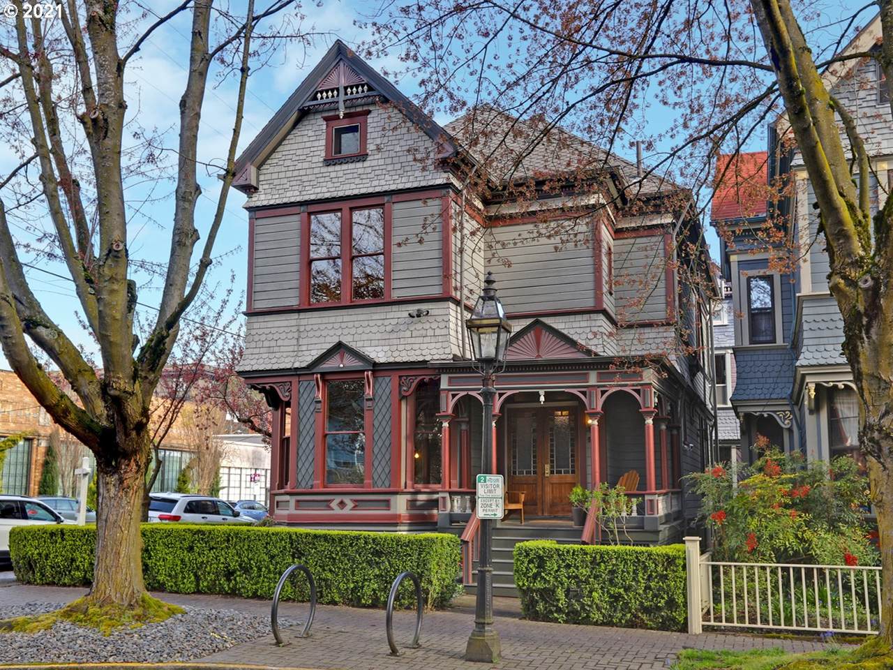 1735 Irving St - Photo 1