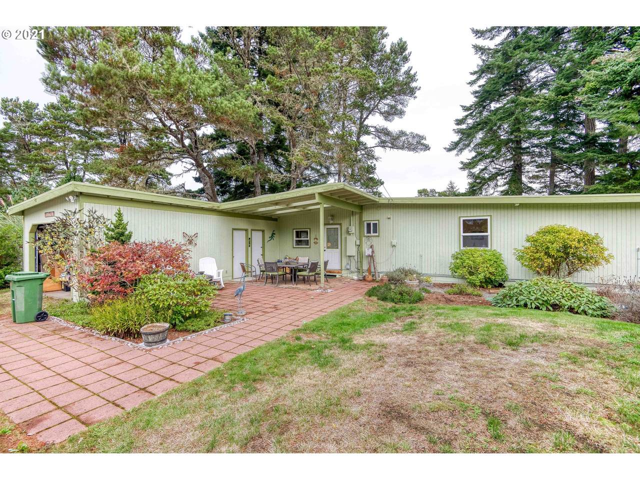 70343 Peninsula Rd - Photo 1