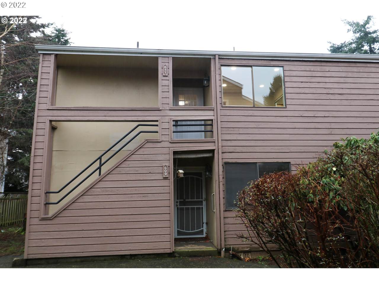 609 148TH Ave - Photo 1