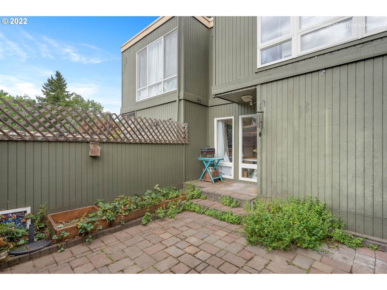 1674 Midlake Ln - Photo 1