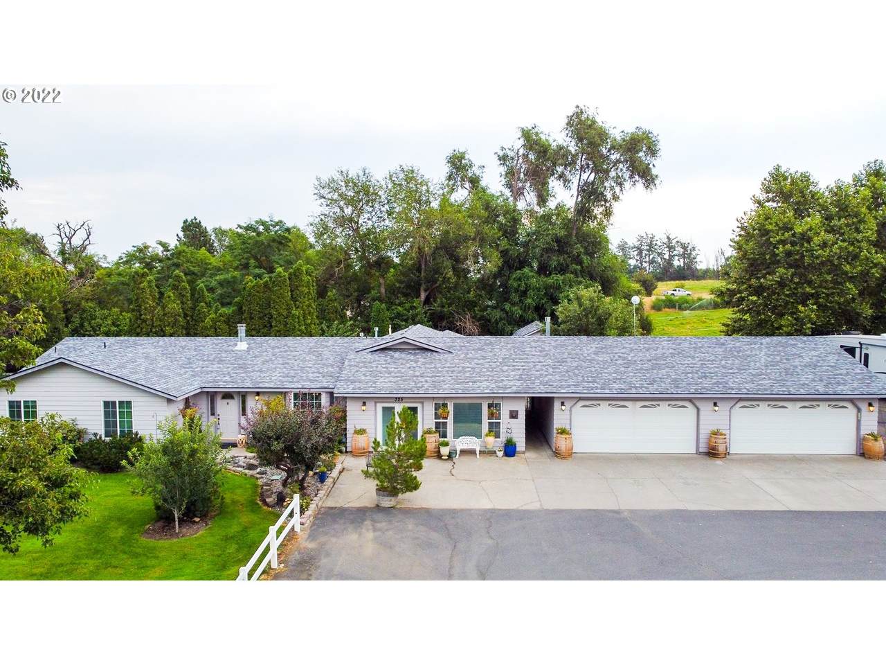 325 Leaf Ln - Photo 1
