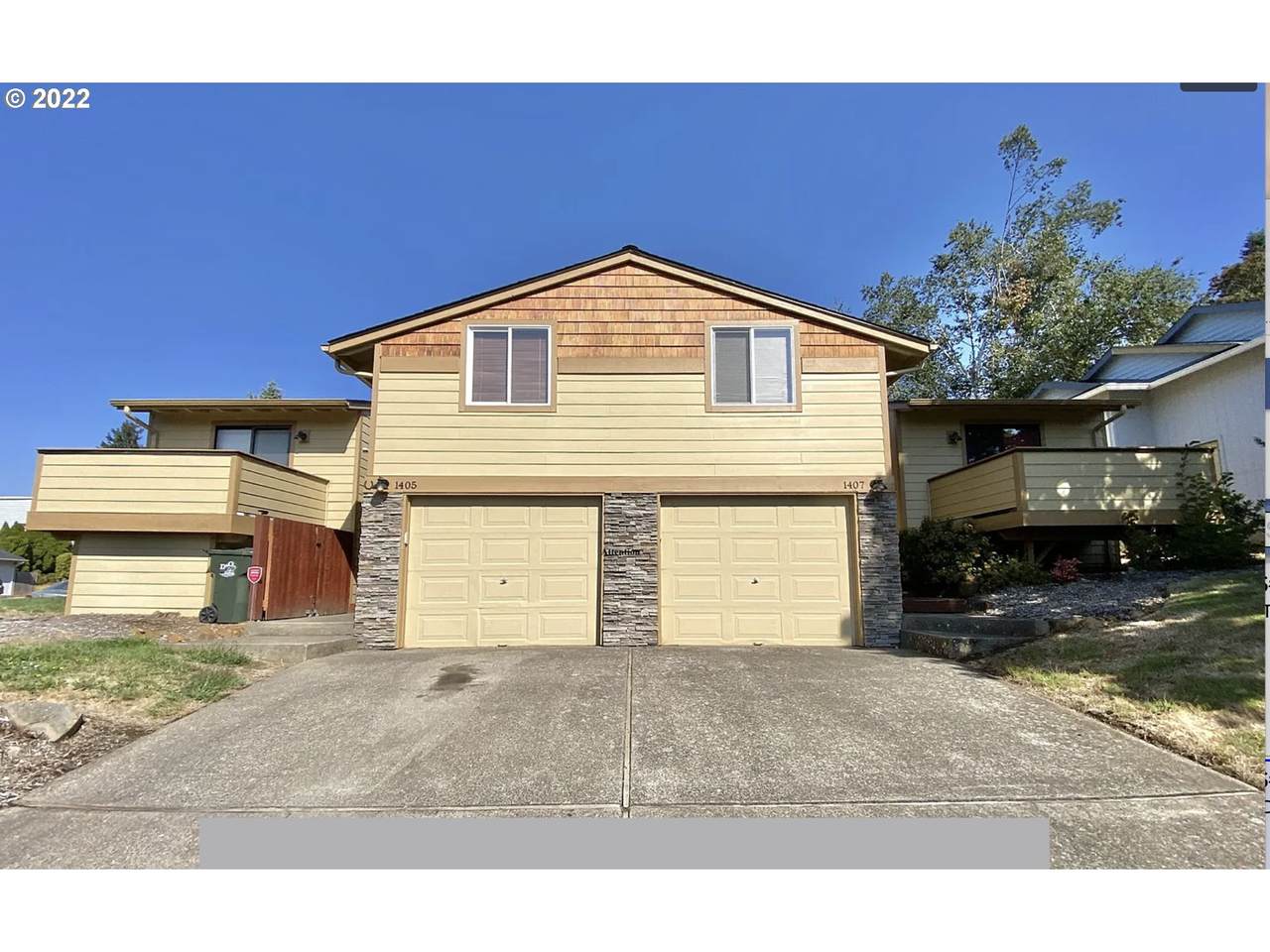 1405 Woodside Ct - Photo 1