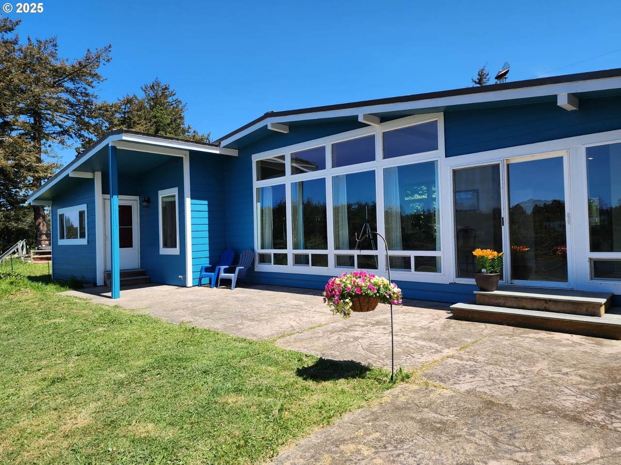 654 Madrona Ave - Photo 1