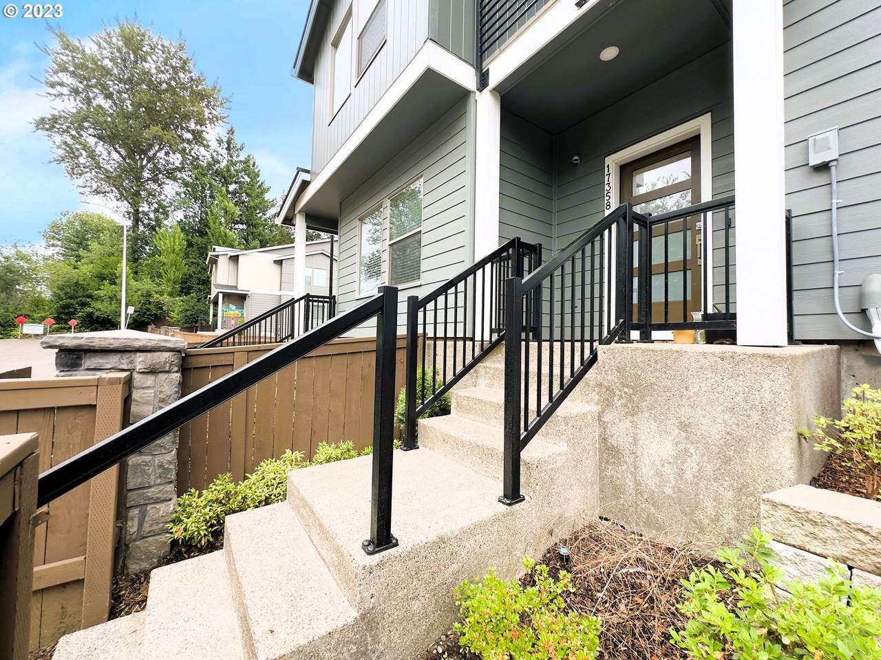 17358 Crossroads Ave - Photo 1