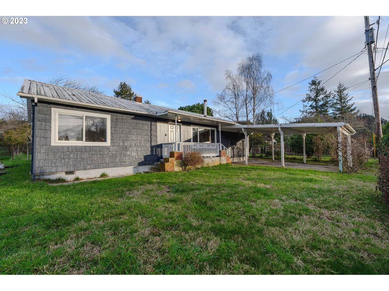 621 25TH - Photo 1