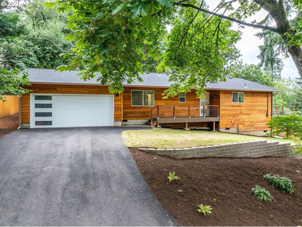 818 Ash St - Photo 1