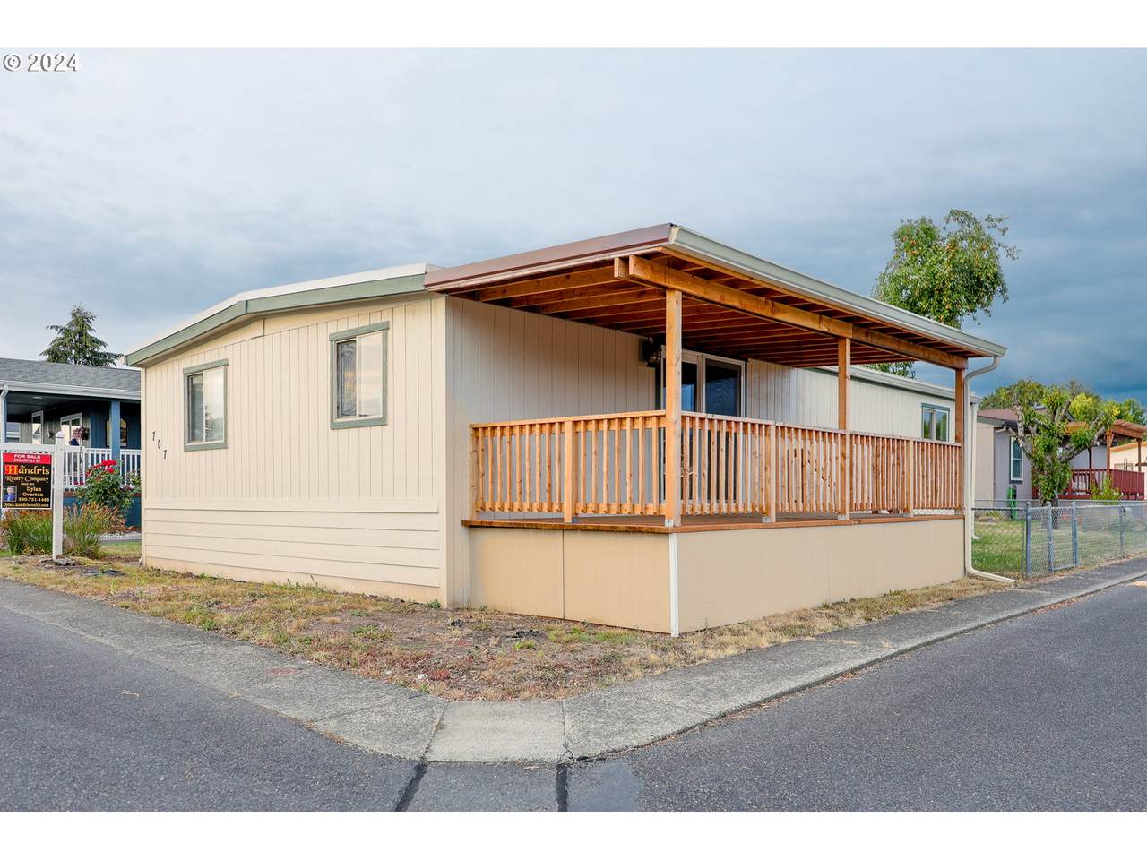 300 7TH Ave - Photo 1