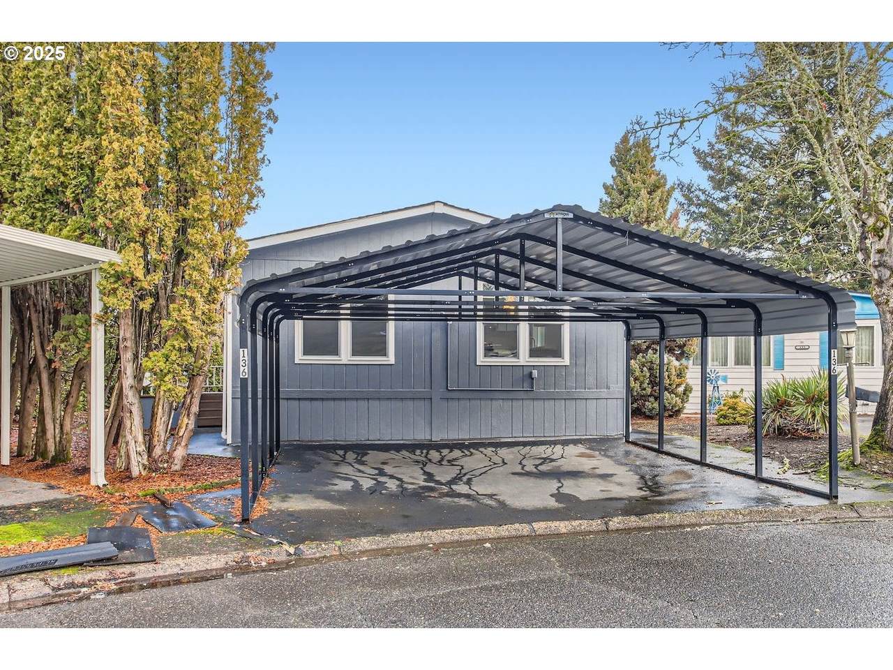 21100 Sandy Blvd - Photo 1