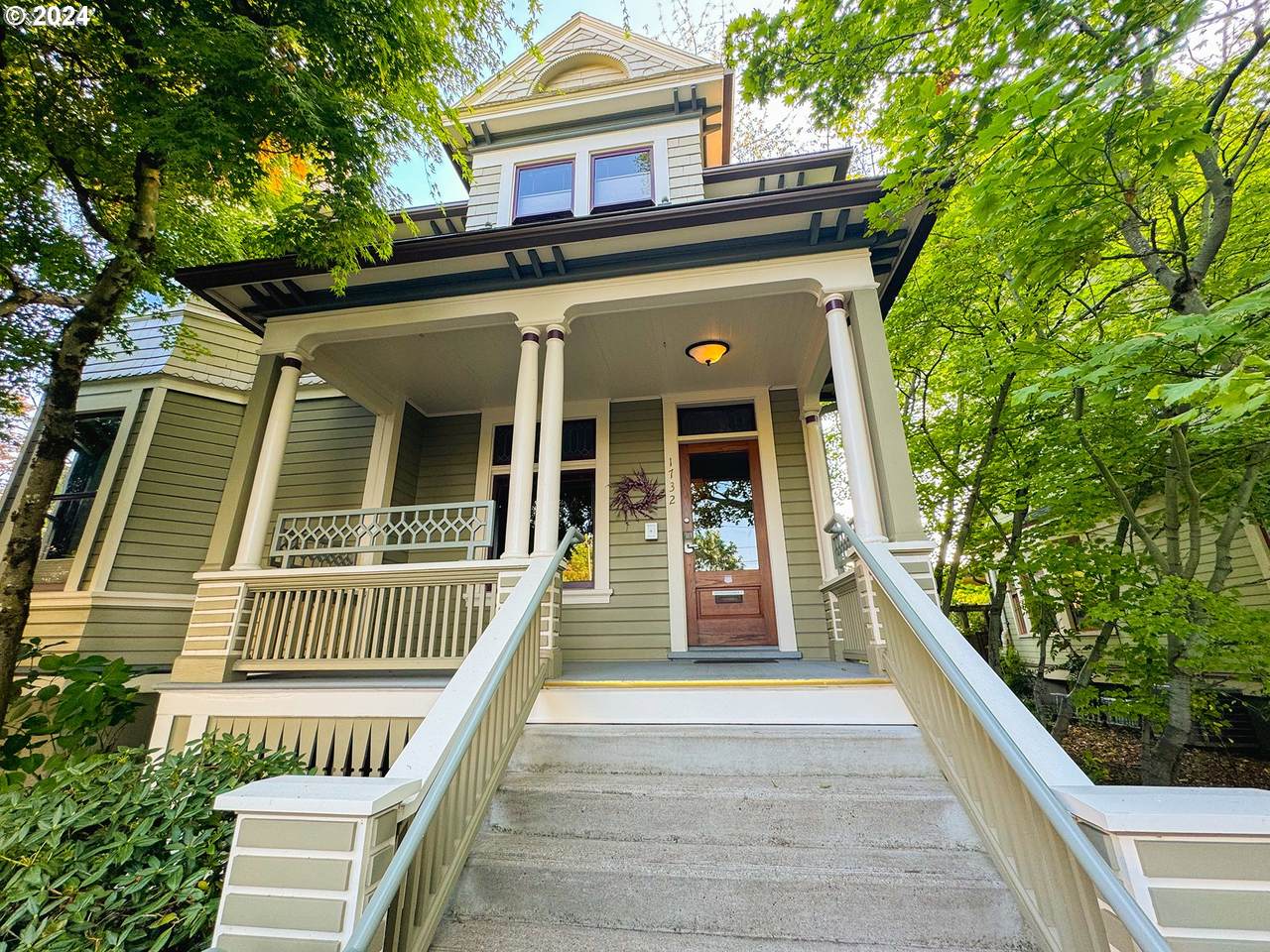 1732 Ash St - Photo 1