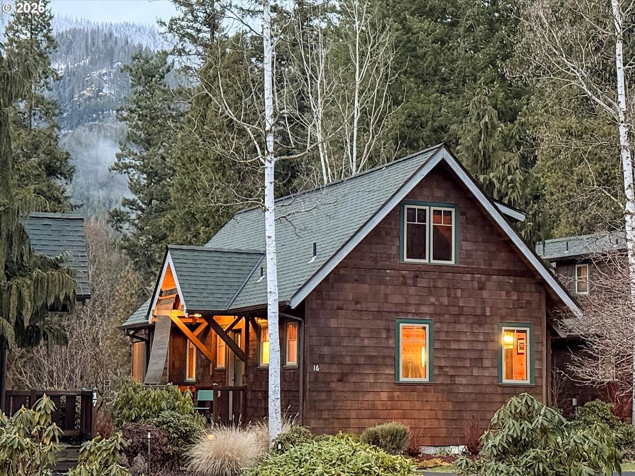 https://bt-photos.global.ssl.fastly.net/portland/1280_boomver_2_249963070-2.jpg