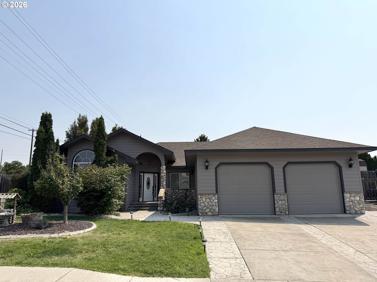 994 Hurlburt Ave - Photo 1