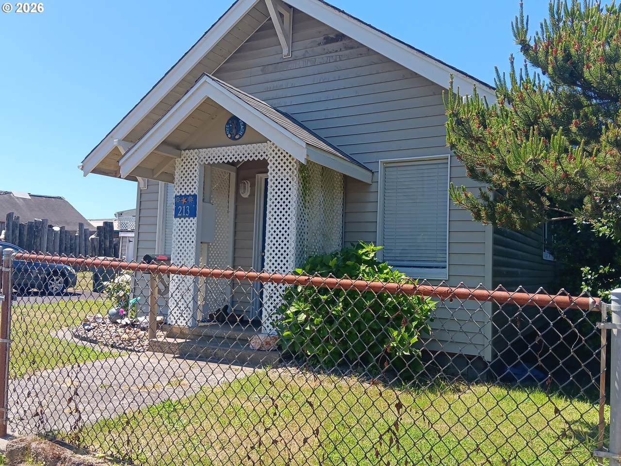 213 Cliff St - Photo 1