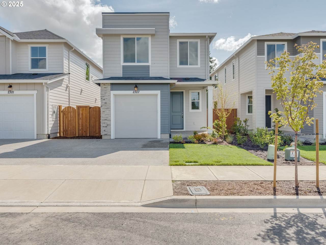 2307 5TH Pl - Photo 1