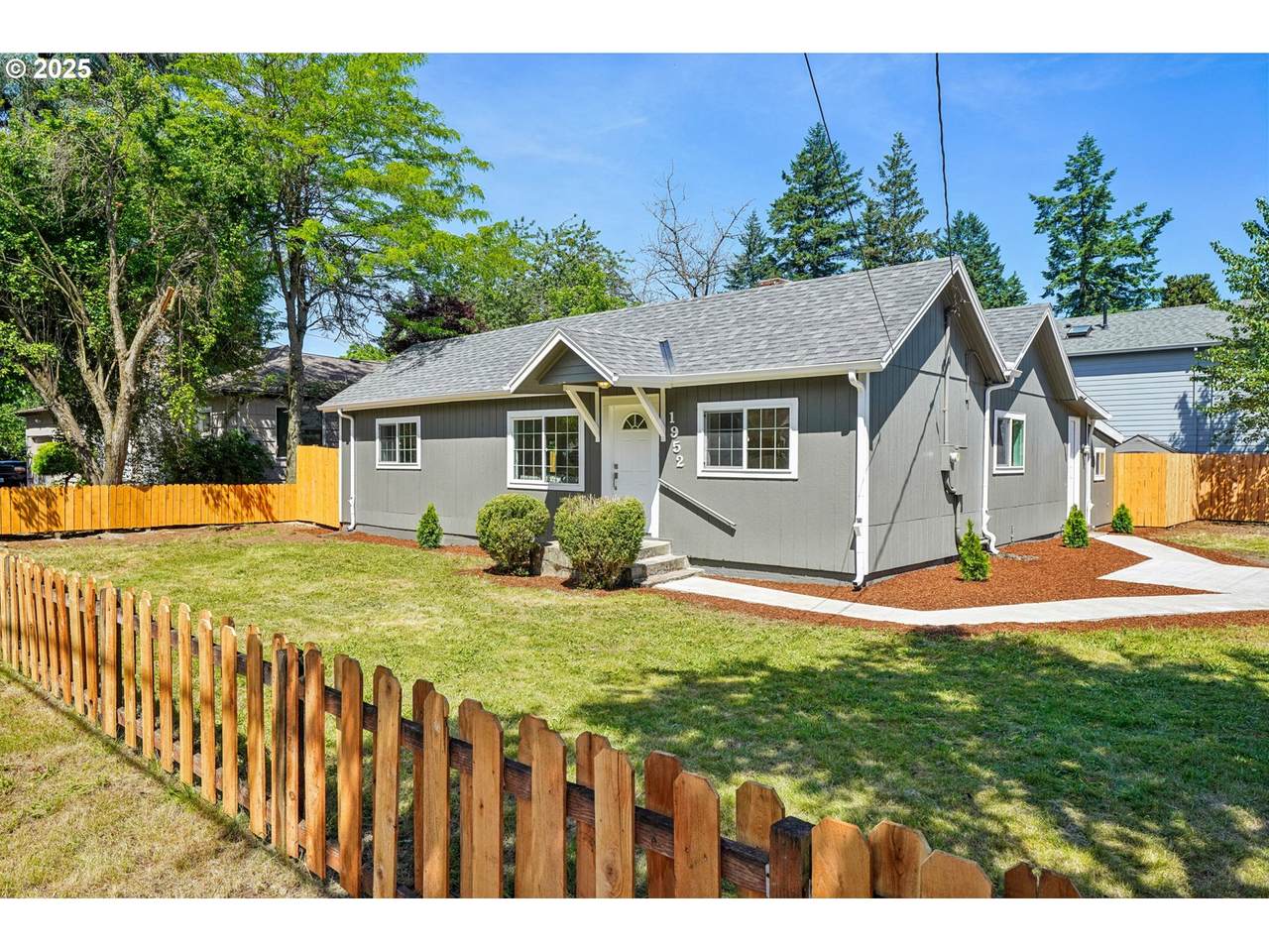 1952 139TH Ave - Photo 1