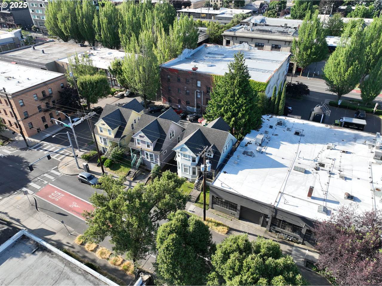 722 Couch St - Photo 1