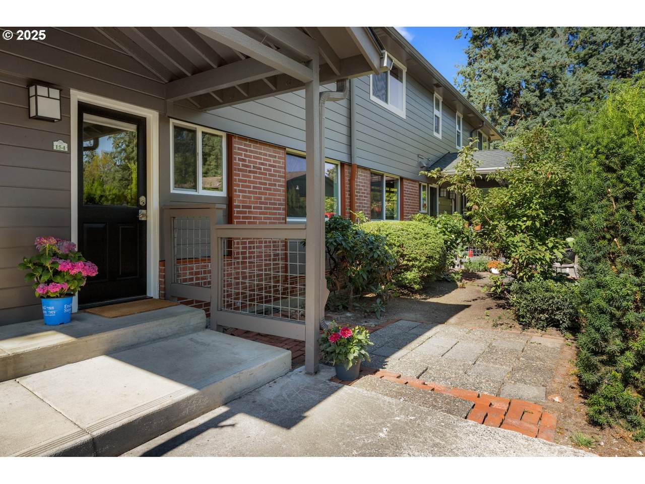 154 Ridgeway Rd - Photo 1