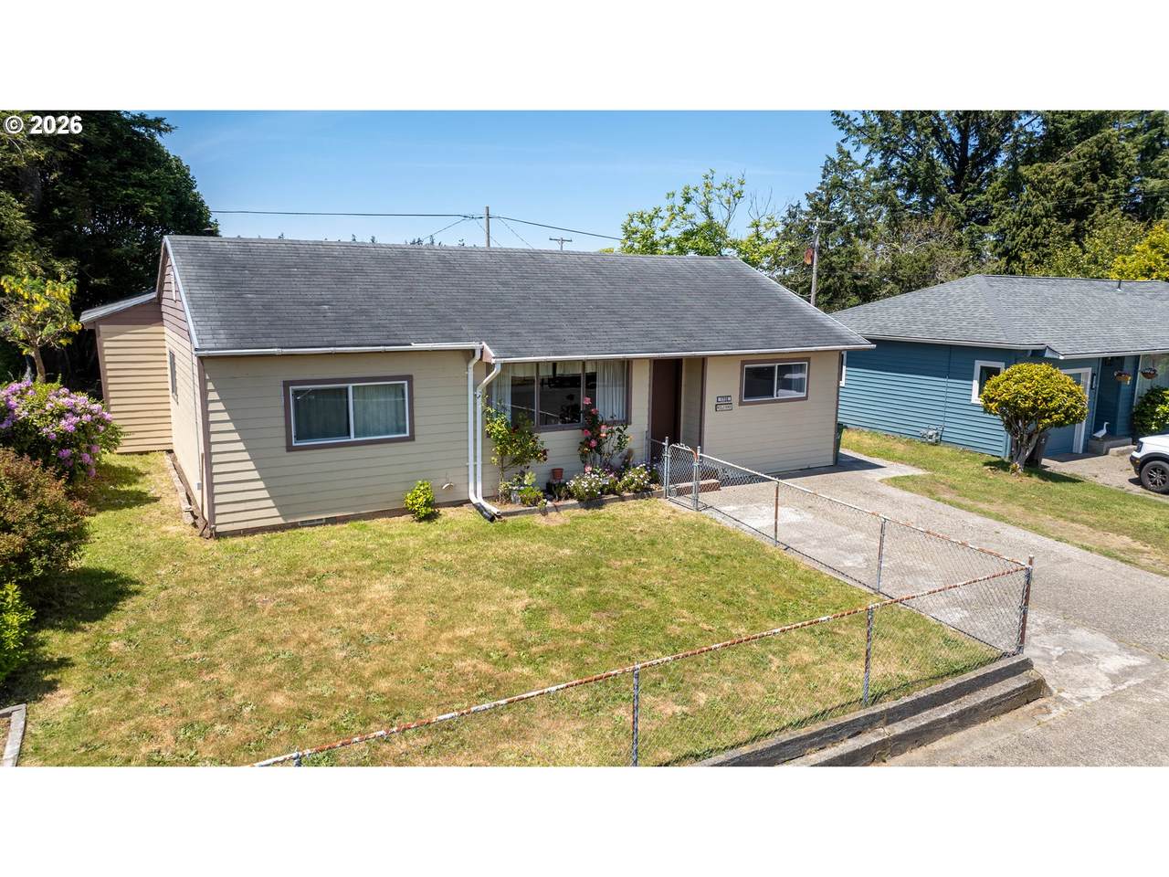 1726 Johnson St - Photo 1