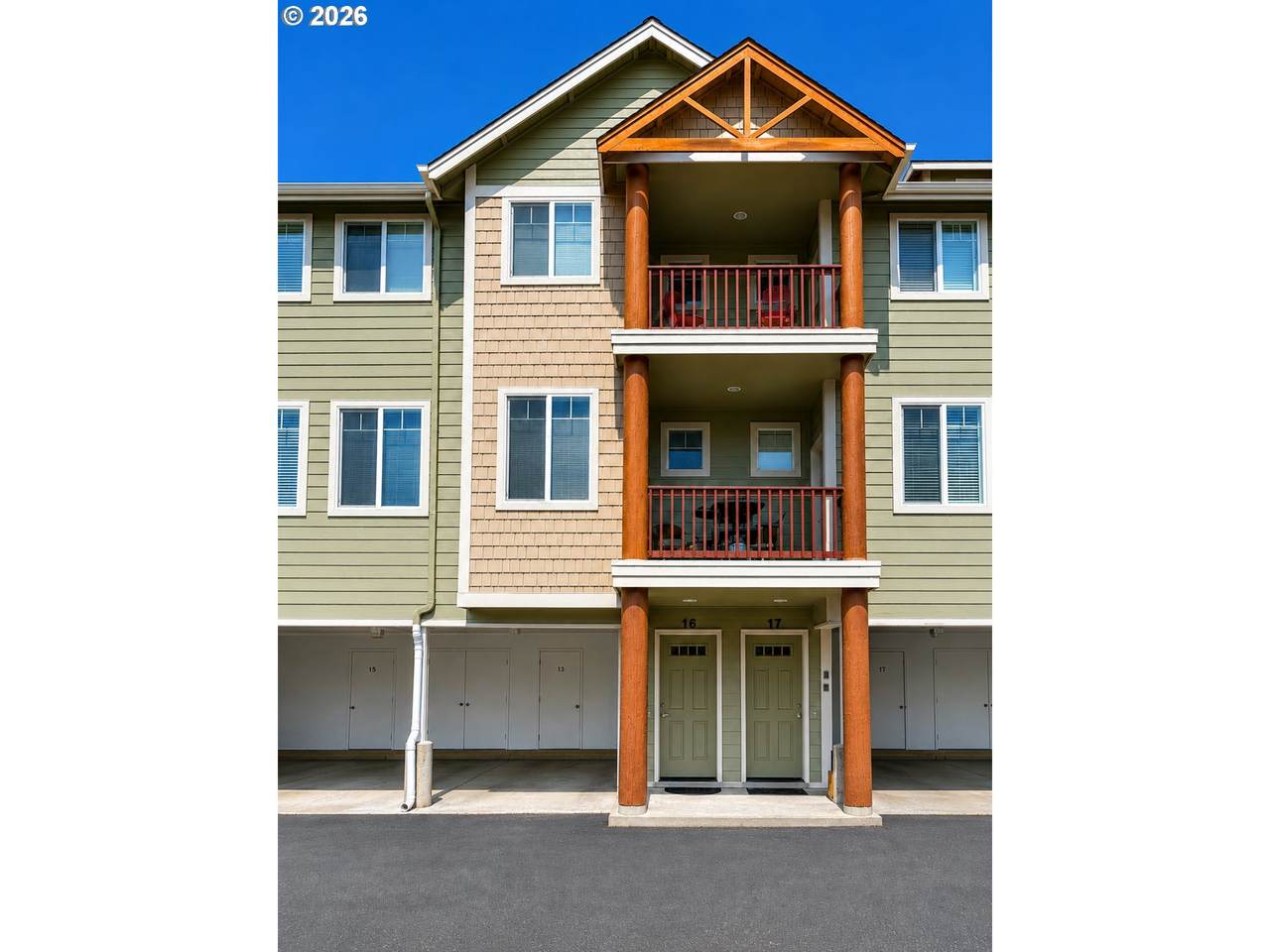 179 Laurel St - Photo 1