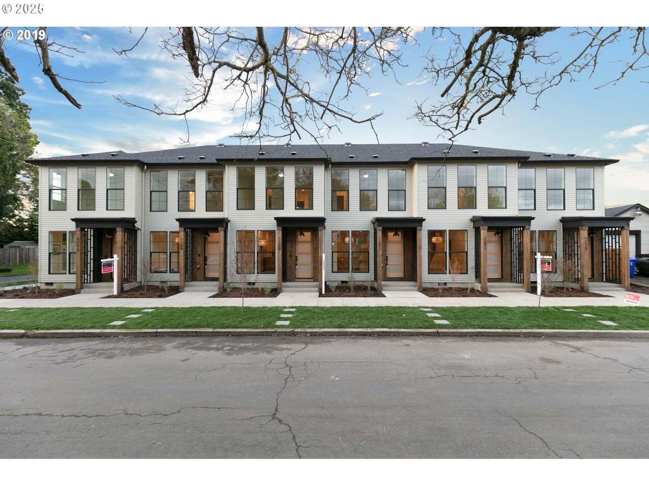 3001 Ainsworth St - Photo 1