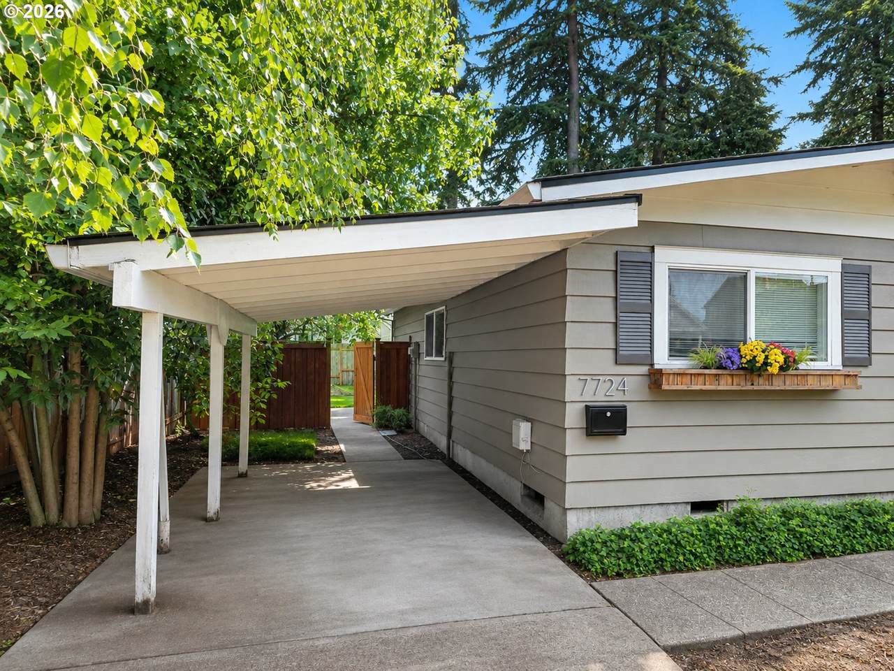 https://bt-photos.global.ssl.fastly.net/portland/1280_boomver_3_447062245-2.jpg