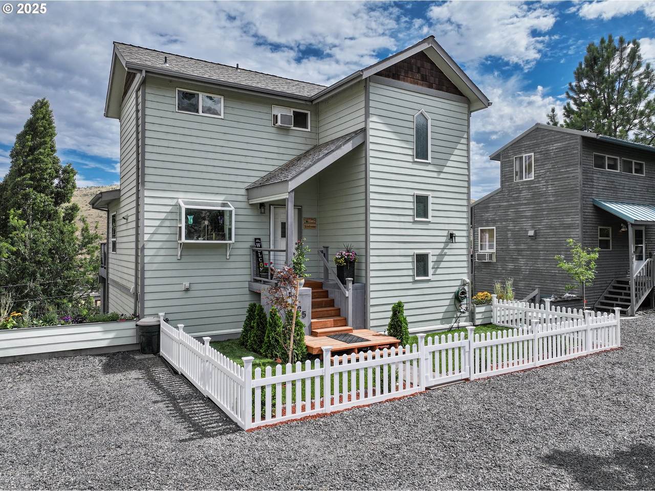 405 Elrod Ave - Photo 1