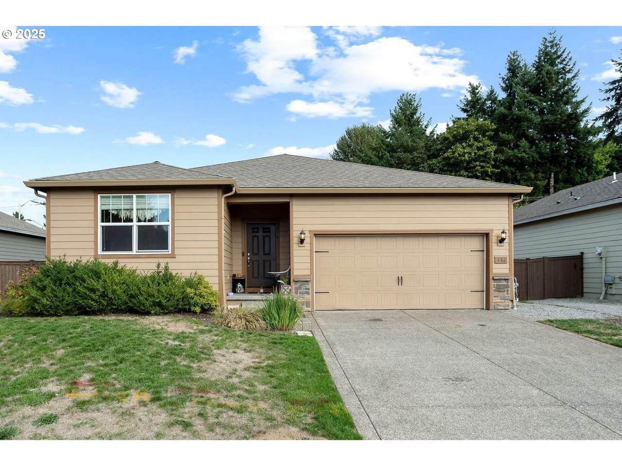 336 York St - Photo 1