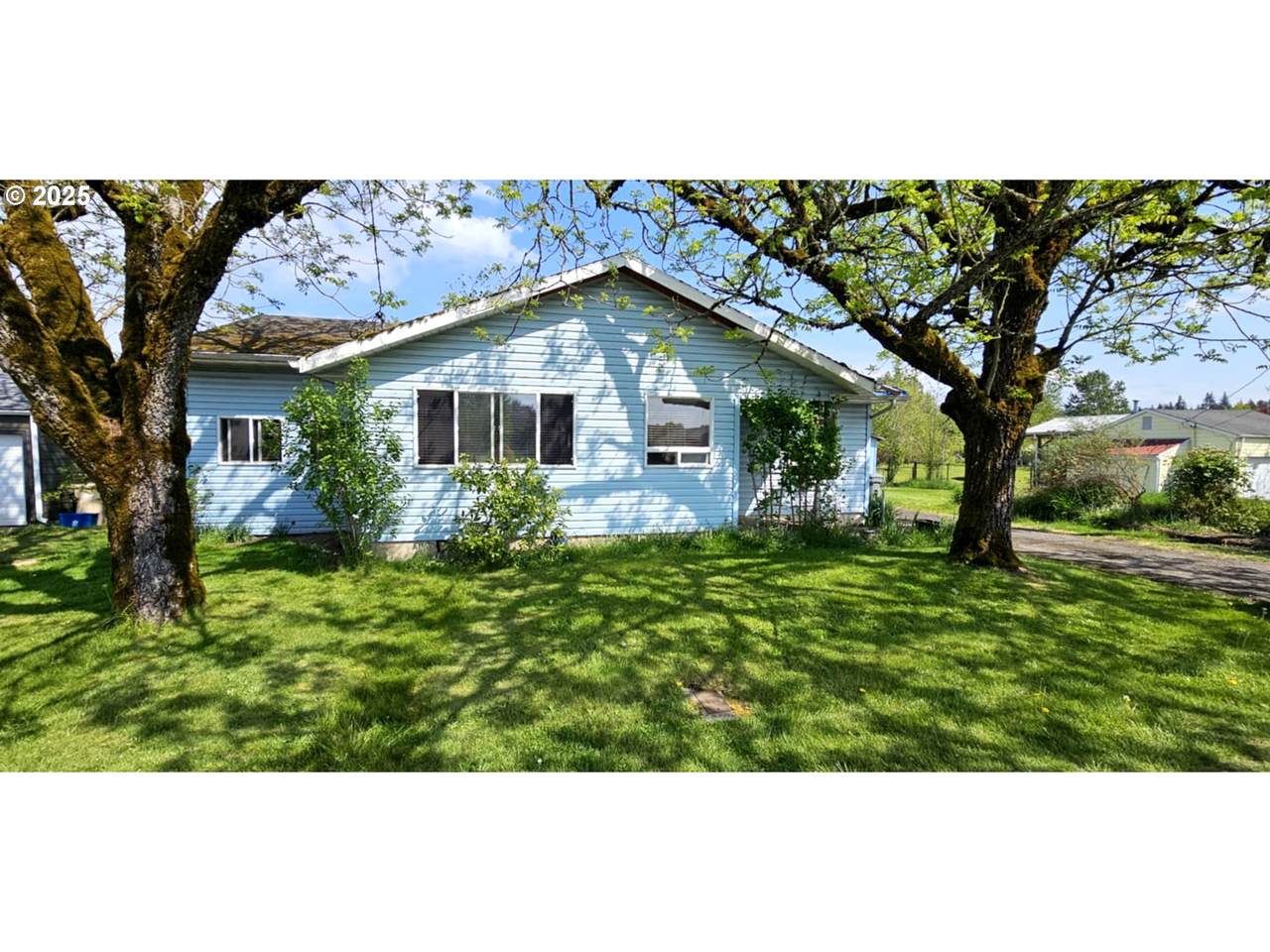 1889 Sunny Ln - Photo 1
