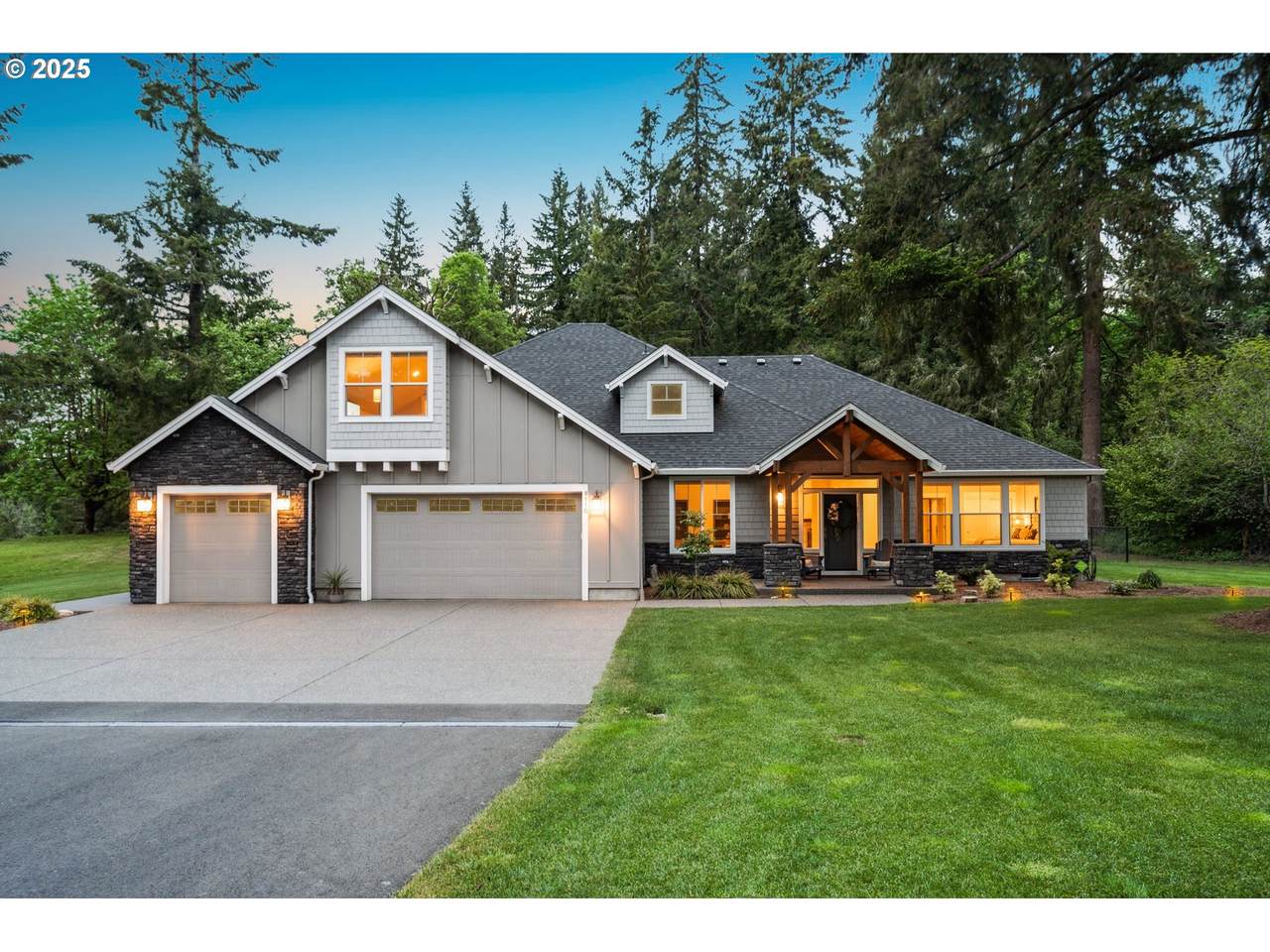 8110 272ND Cir - Photo 1