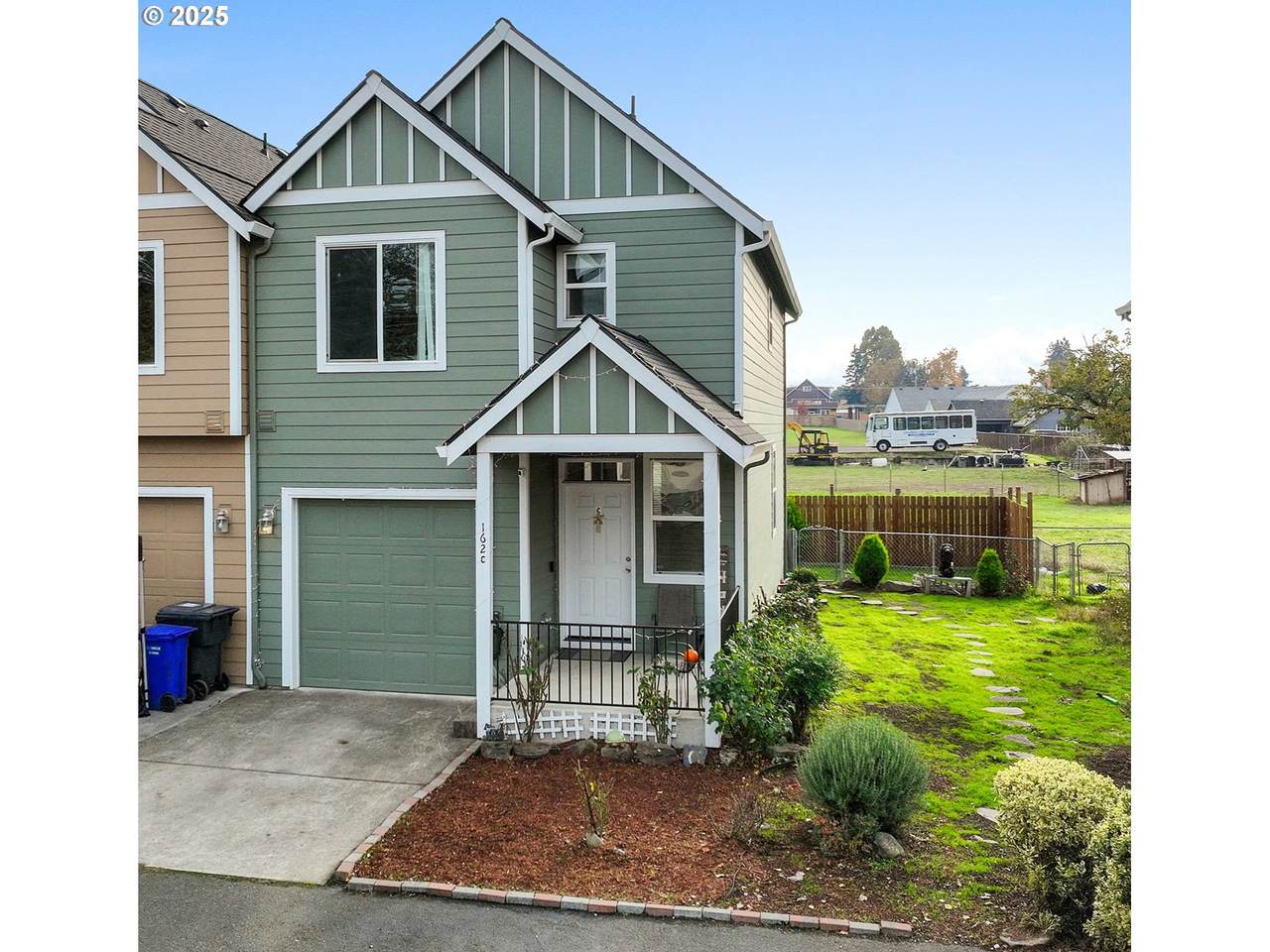162 Fenton Ave - Photo 1