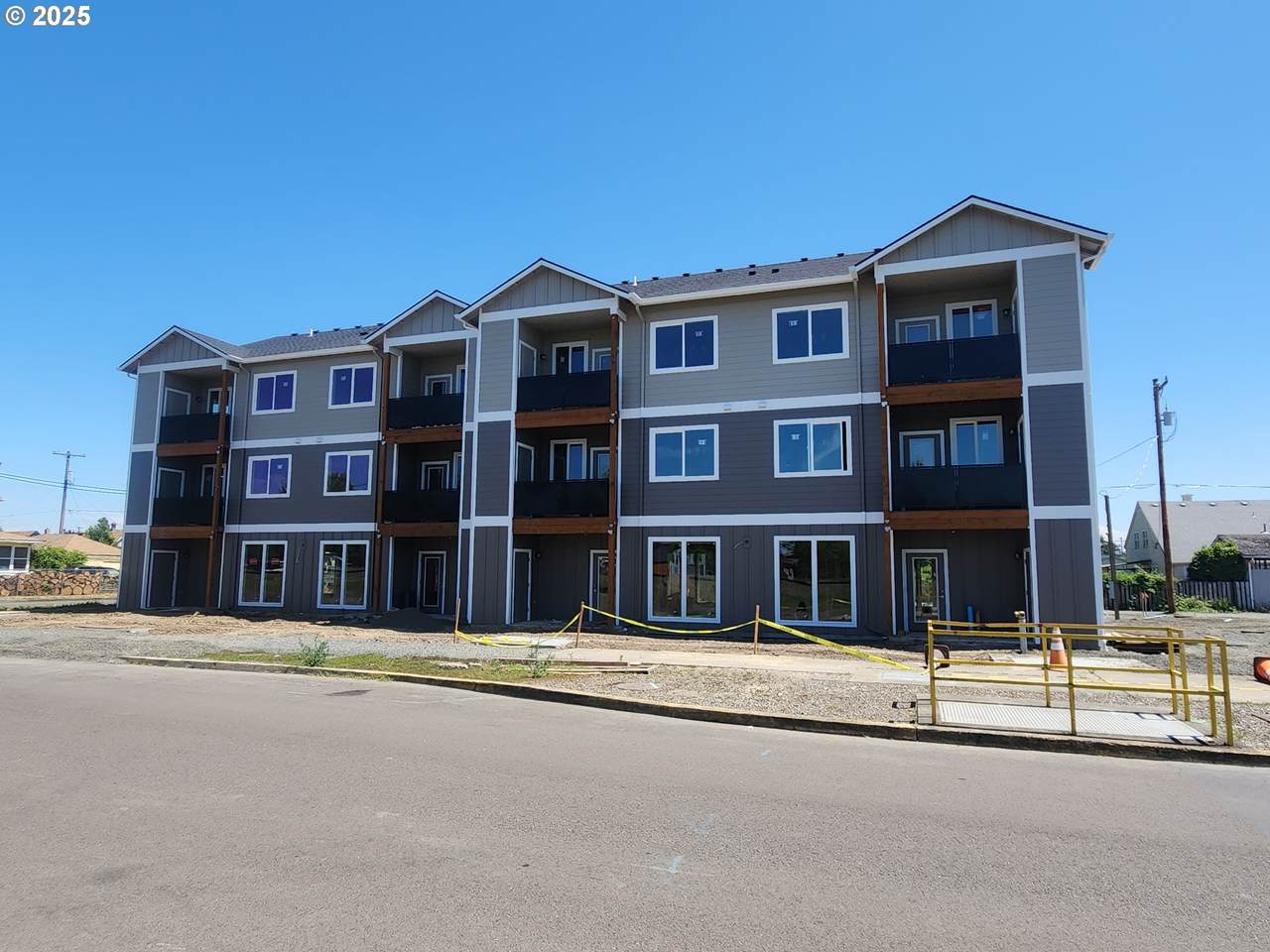 600 4TH St - Photo 1