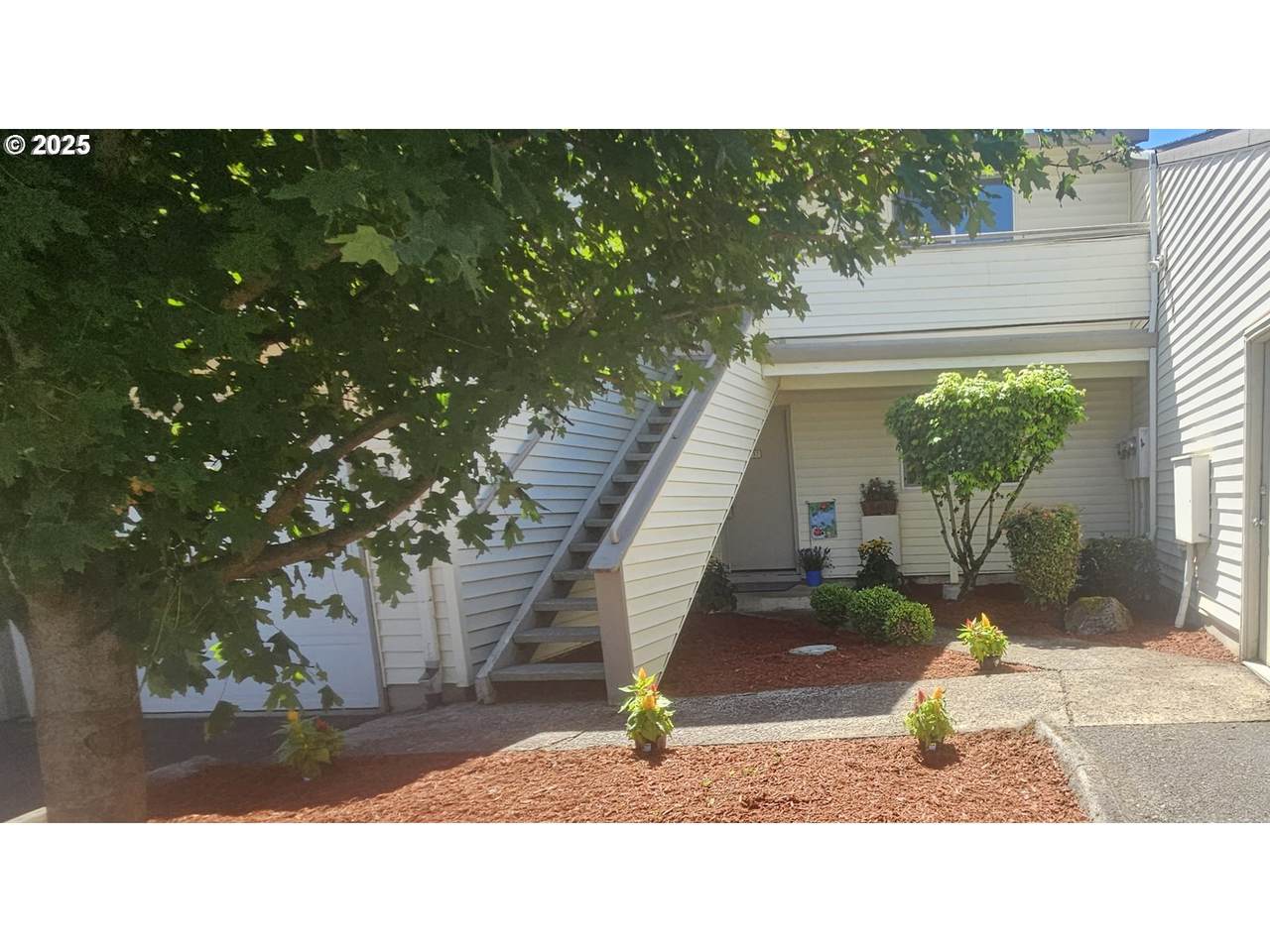 510 157TH Ave - Photo 1