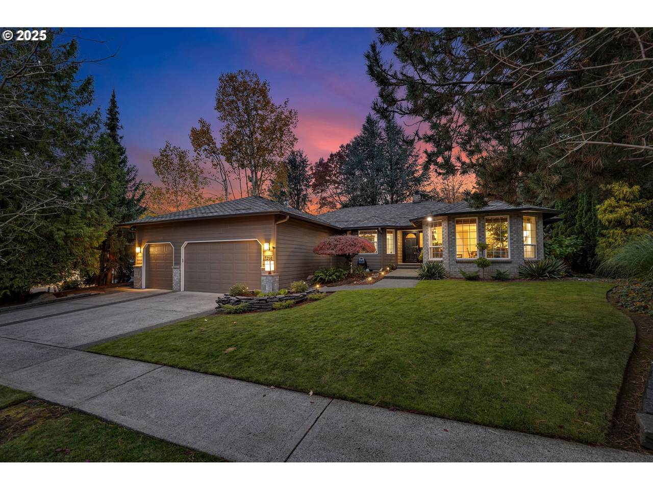 17208 36TH St - Photo 1