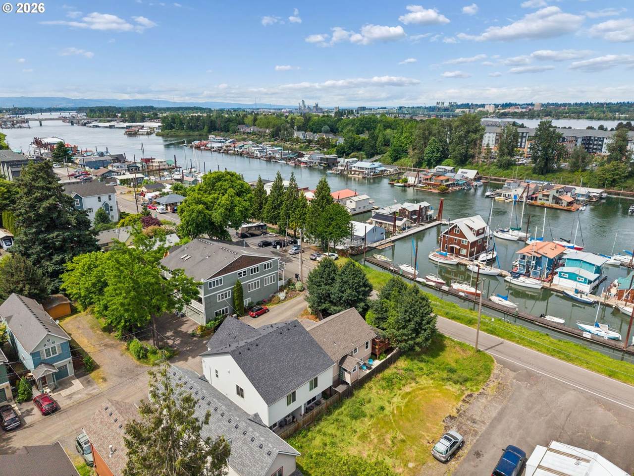 https://bt-photos.global.ssl.fastly.net/portland/1280_boomver_3_695103120-2.jpg