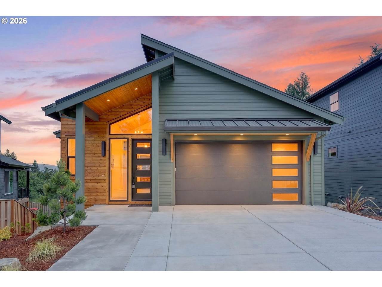 41945 Deschutes Ave - Photo 1