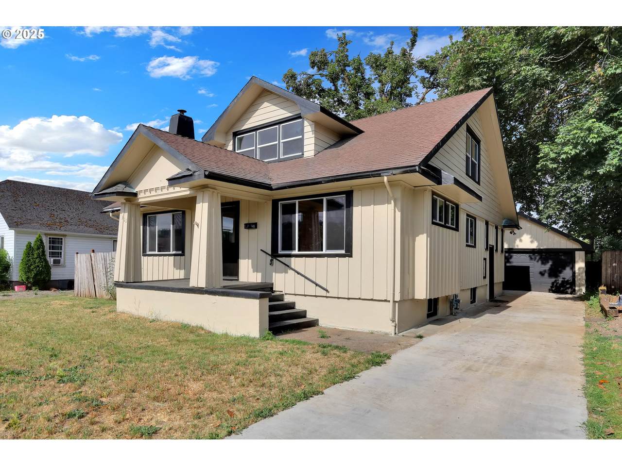 311 9TH St - Photo 1