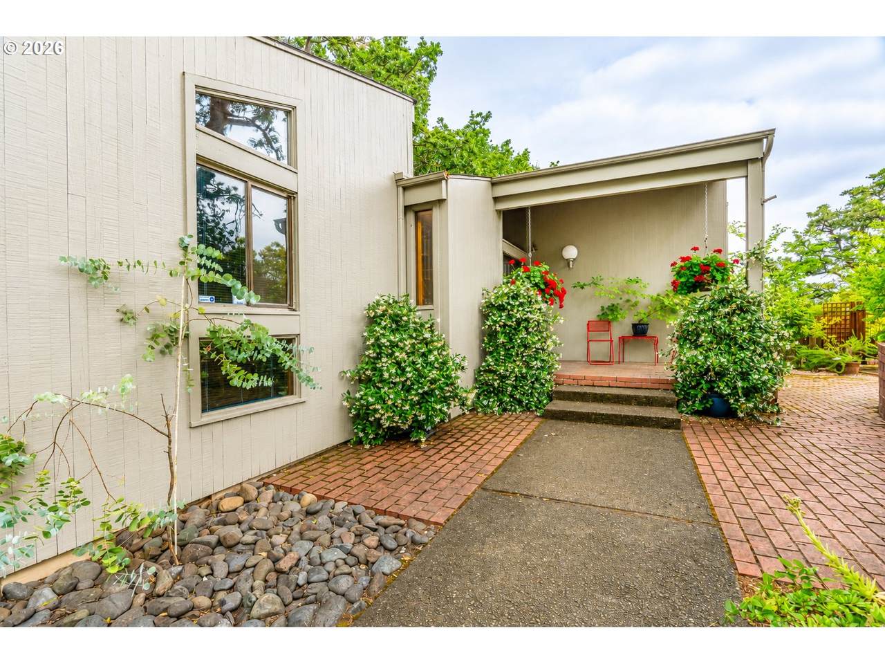 https://bt-photos.global.ssl.fastly.net/portland/1280_boomver_4_167456718-2.jpg