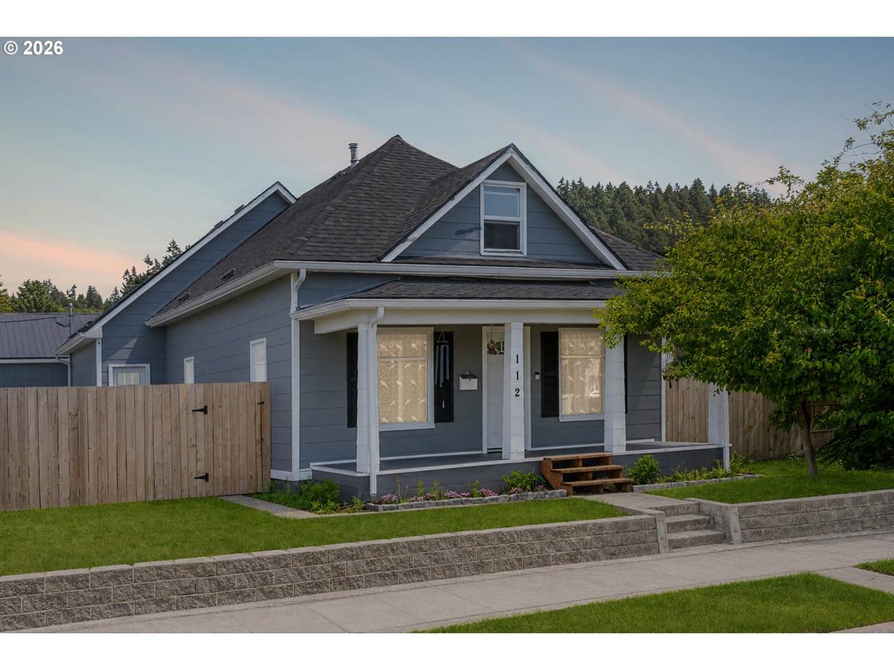 112 Gold St - Photo 1