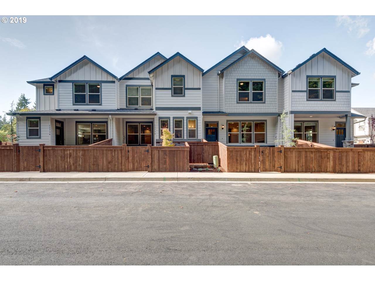 13746 7th Ave - Photo 1