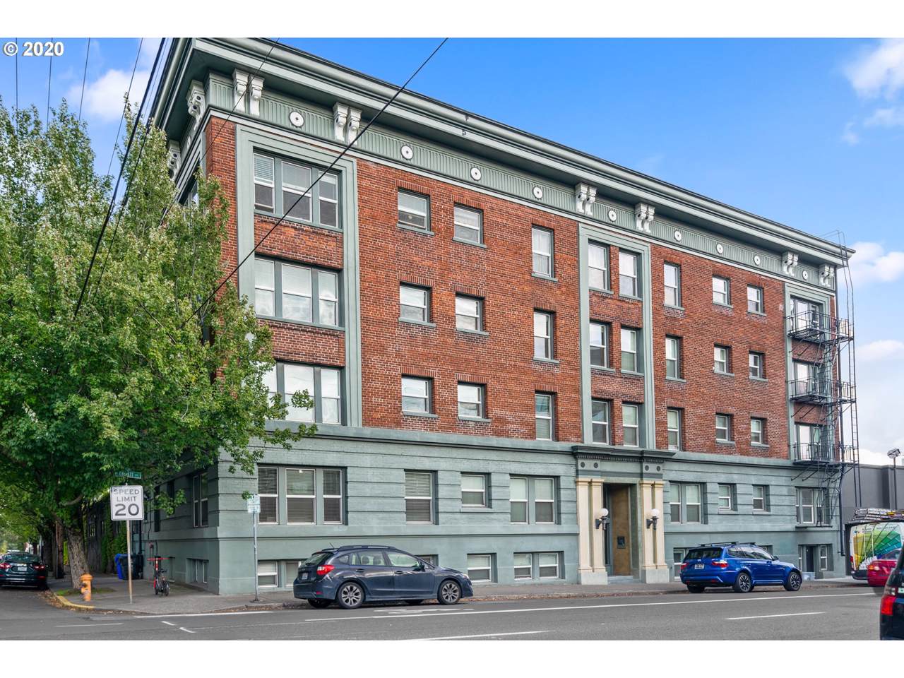 1631 Everett St - Photo 1