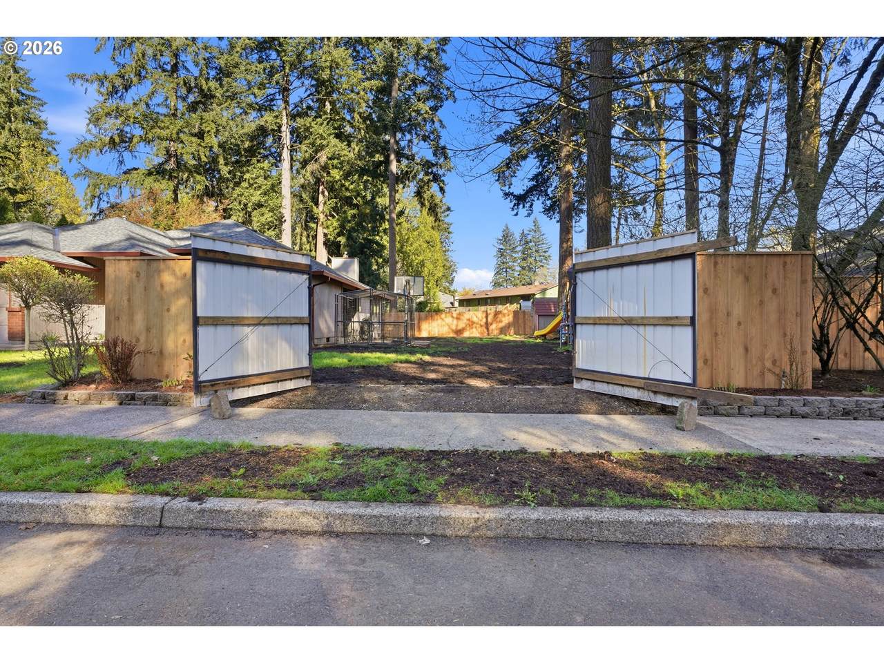 https://bt-photos.global.ssl.fastly.net/portland/1280_boomver_4_212530739-2.jpg