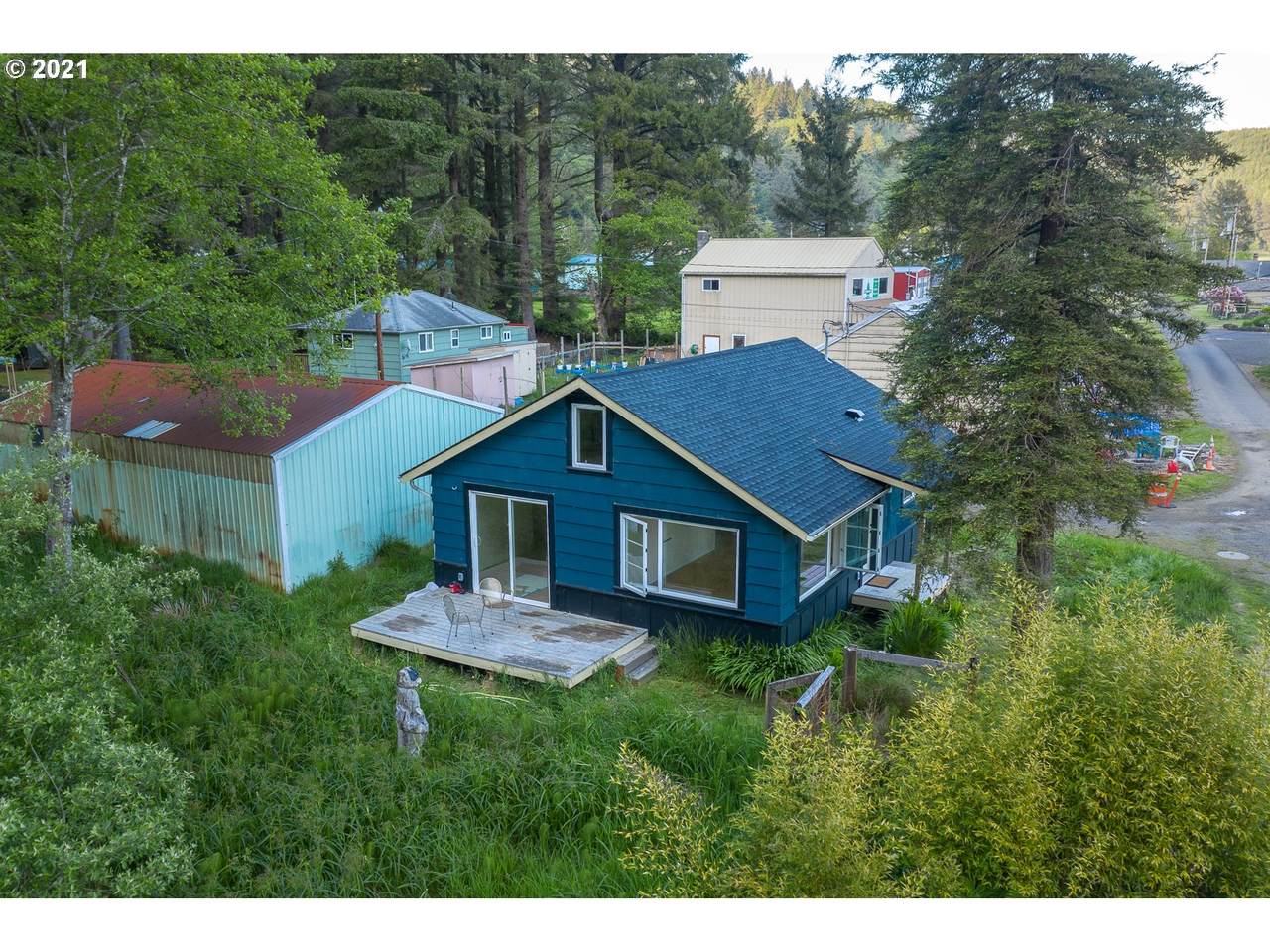 6820 Parker St - Photo 1